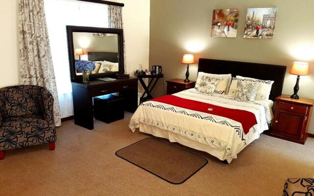 Thatchings Guest House