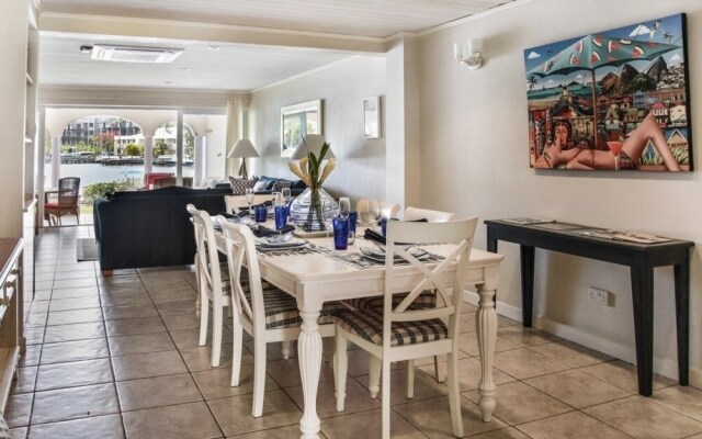 Waterfront Townhouse - Harbour 17 3 Bedroom Townhouse by RedAwning