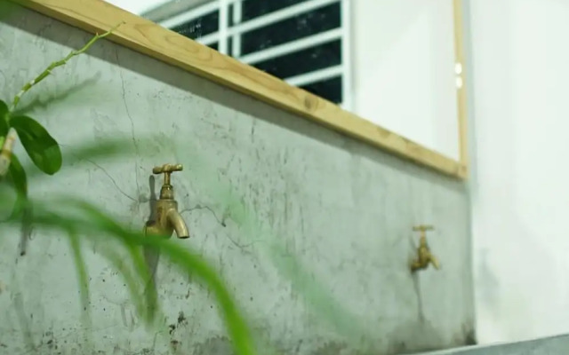 Spot on 89956 the Blue Malacca