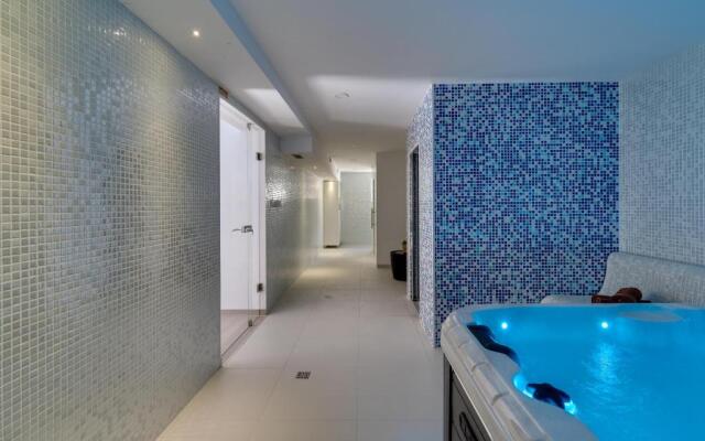 Luxury Villa Lucas with heated pool, whirlpool, sauna, 14 pax