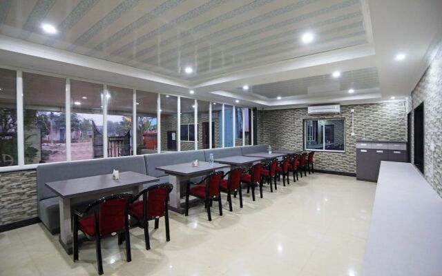 OYO 24971 Hotel South City