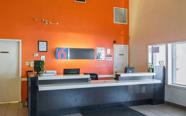 Motel 6 Harvey LA