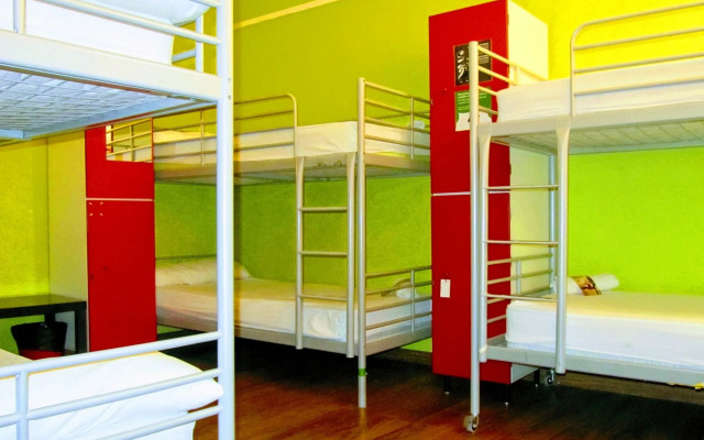 Onefam Les Corts Hostel