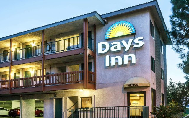 Days Inn by Wyndham Anaheim West