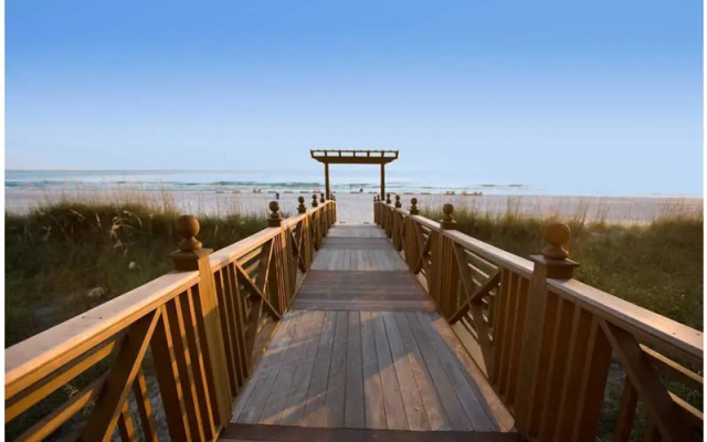 1303A St Thomas Square