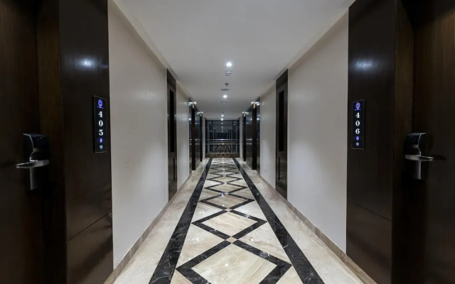 Hotel Saffron Crest