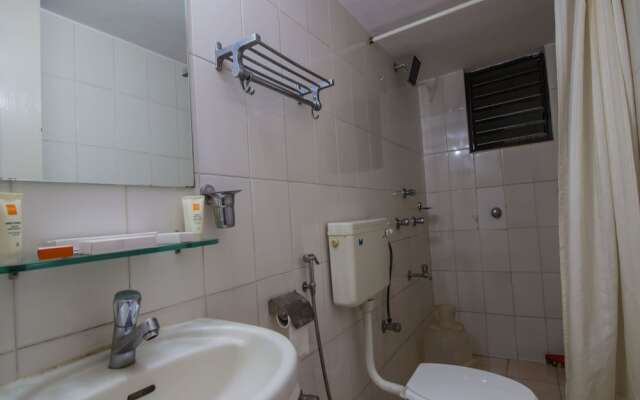 OYO 12423 Home Pool View 1BHK Candolim