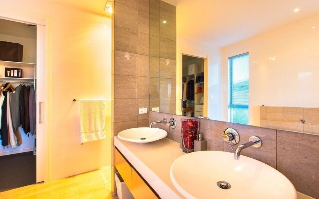 Holiday Home Vogue Living @ Hope Island Resort