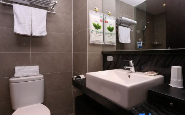 Carnival CEO Hotel (Chengdu Tianfu 3rd Street Funian Square)
