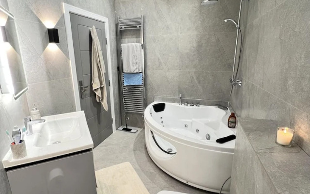 Stunning 1-bed Studio in Greenford