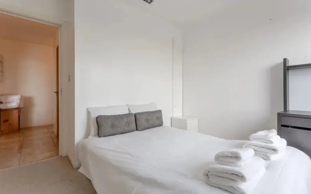 Luxury 2 bedroom Apartment London - RGB 65378