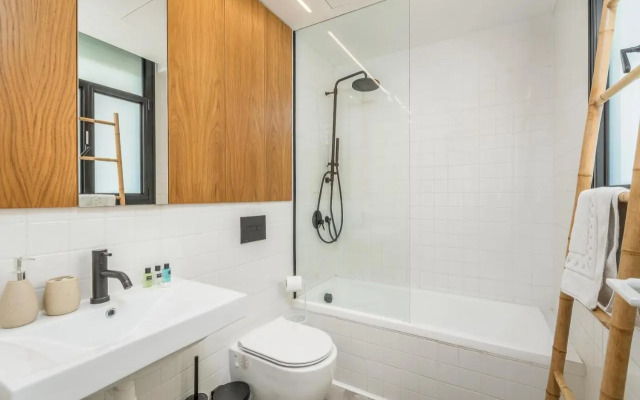Trendy apartment next to Levinsky market