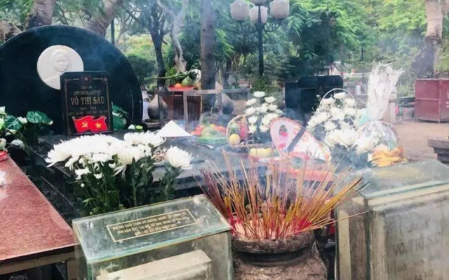 Nha Khach Con Dao
