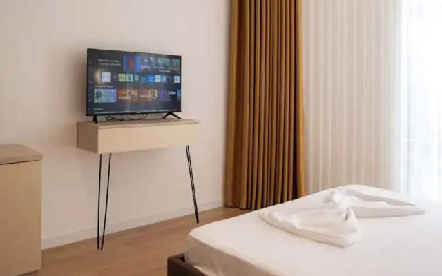 Leo Hotel