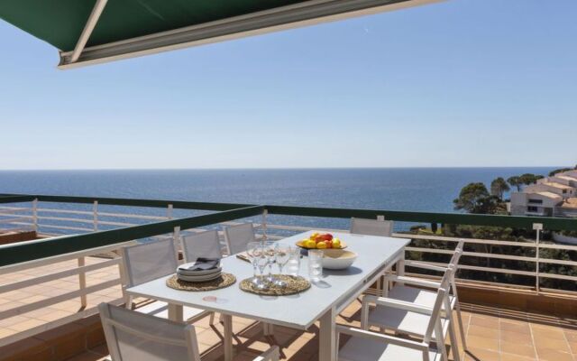 Holiday Home Punta Aromir