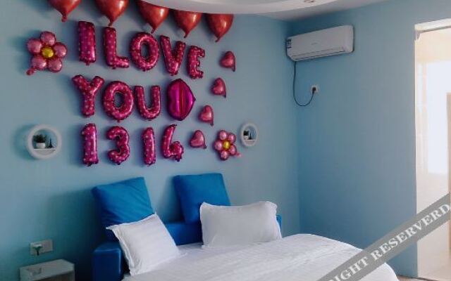 We+ Boutique Theme Hotel (Lingchuan University of Electronic Science and Technology Huajiang Campus)