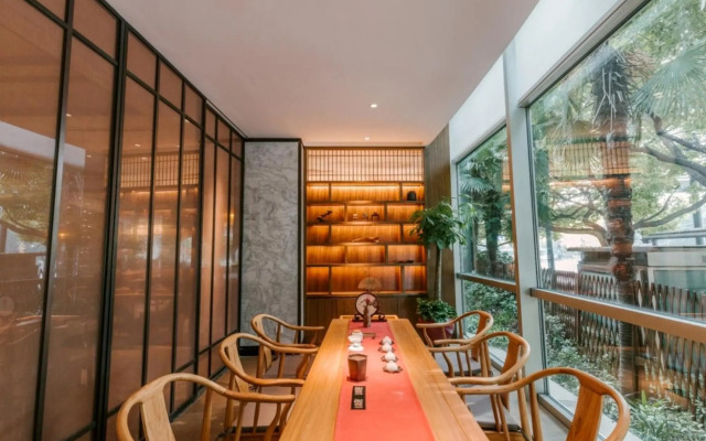 Nade Hotel