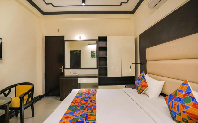 Itsy Hotels NV, Sushant Lok