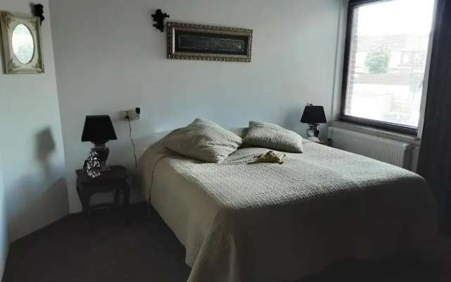 B & B D N Engel