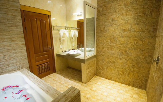 Spring Palace Resort Hotel