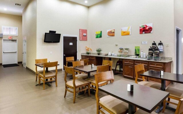 Quality Suites Houston NW Cy-Fair