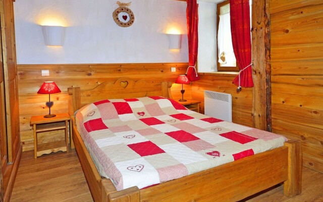 Charming Chalet in Champagny-en-vanoise Near Ski Area