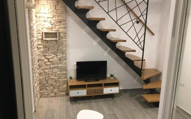 Paradise Stone Apartments