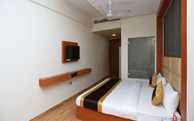 OYO 15731 Lime Wood Stay