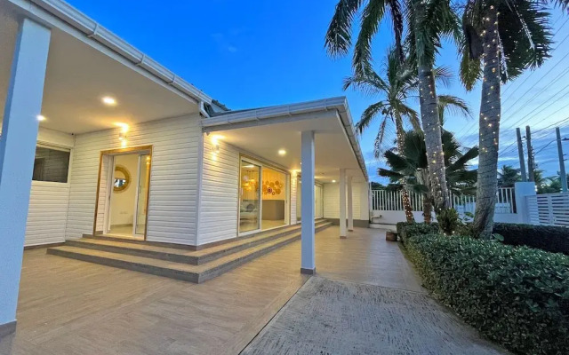 Zaba Beach House