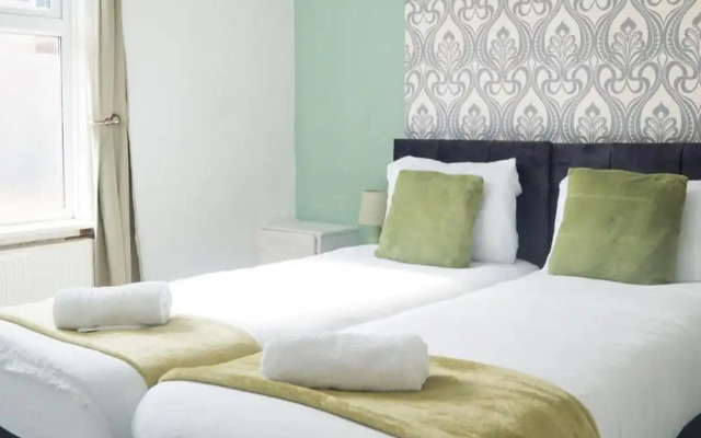 Cozy Manchester Retreat With 2 Bedrooms
