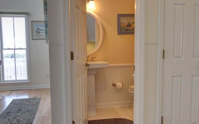 Blue Skies 5 Bedroom Home by RedAwning