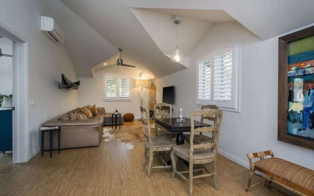 Chic Casita - Walk to Beach