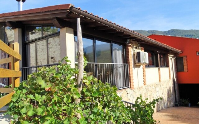 Villa With 5 Bedrooms In Jerte, With Wonderful Mountain View, Private Pool, Enclosed Garden