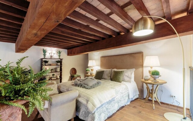 Casa Poggi in Lucca With 5 Bedrooms and 3 Bathrooms