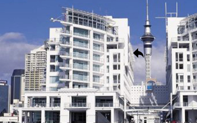 Waterfront 1BR Princes Wharf Apartment