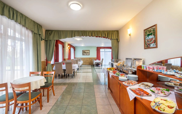 Hotel Platan