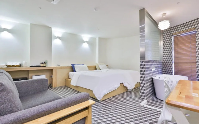 Elephant Shower Hotel