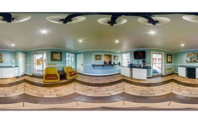 Winton Inn & Suites