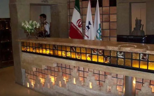 Aryo Barzan Hotel