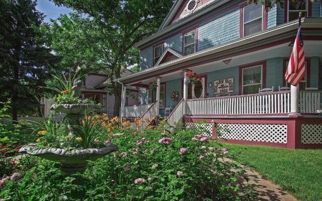 Holden House 1902 Bed & Breakfast Inn