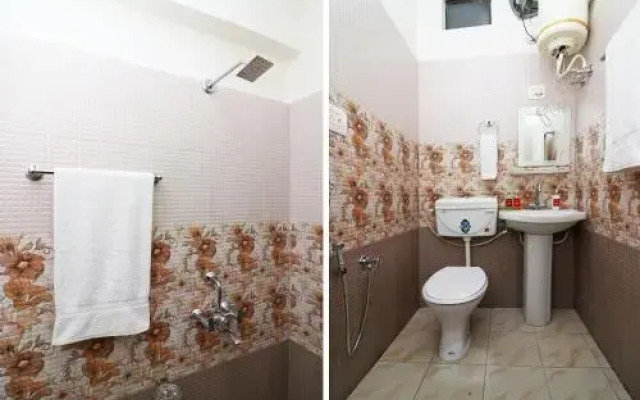 OYO 24448 Flagship Moon Light Guest House