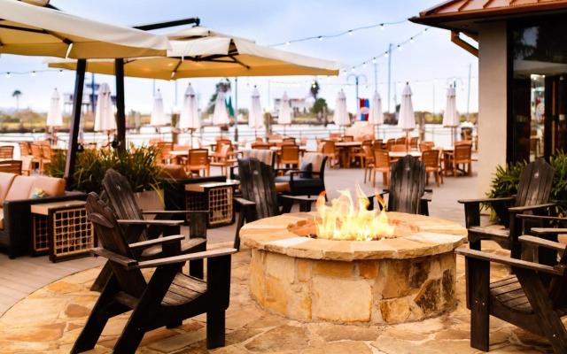 Kemah Boardwalk Inn