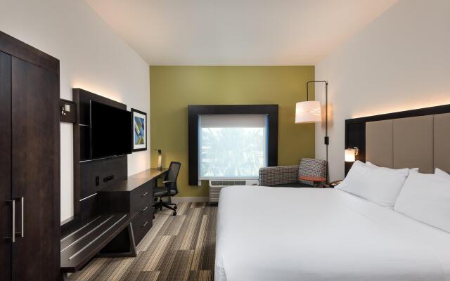 Holiday Inn Express & Suites Lakeland South, an IHG Hotel