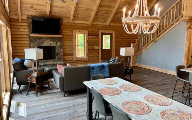 Wintergreen Chesnut Hot-tub Arcade Fireplace