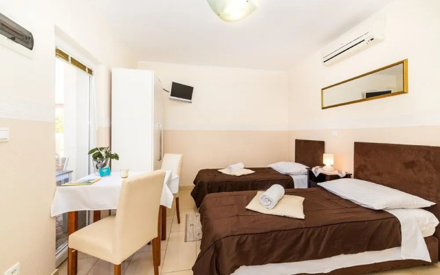 Apartments & Rooms Buble