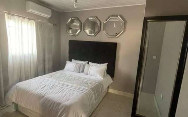 Spacious 2 Bedroomed Semi-detached Fully Furnished Apartment Num01