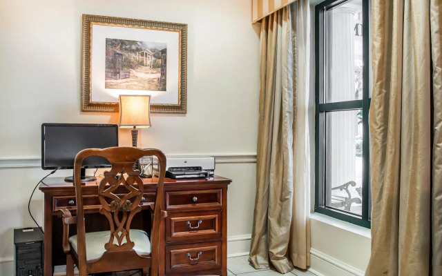 Quality Inn At Town Center