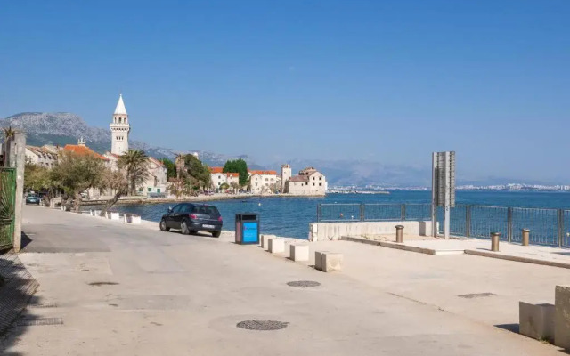 Beachfront Apartments Gabine