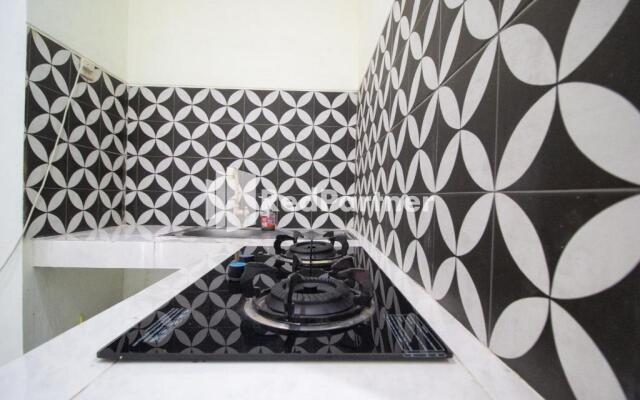 Balmoral House Redpartner Near Ambarukmo Plaza Mall Yogyakarta