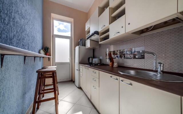 Modern 2BR Apartment in Central Lviv